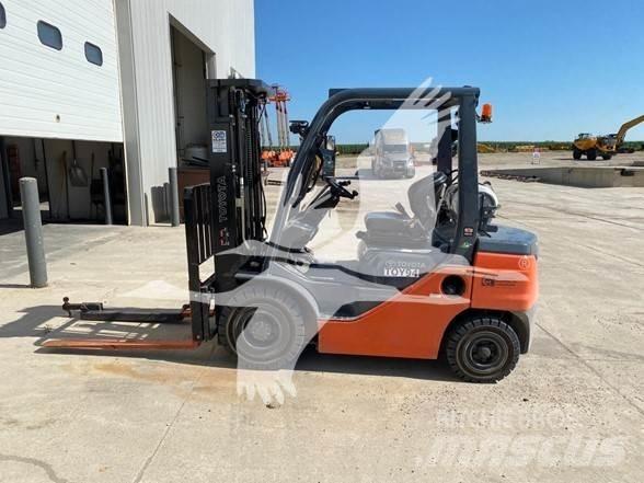 Toyota 8FGU25 Diesel Forklifts