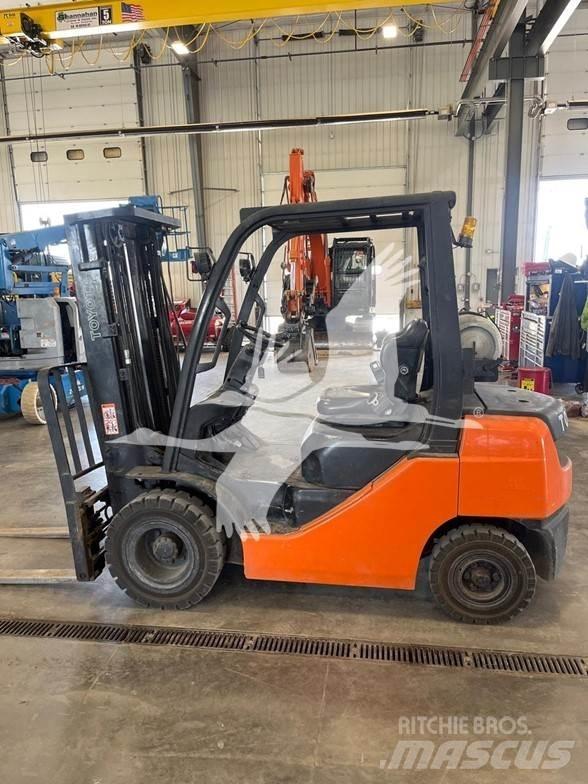 Toyota 8FGU25 Diesel Forklifts