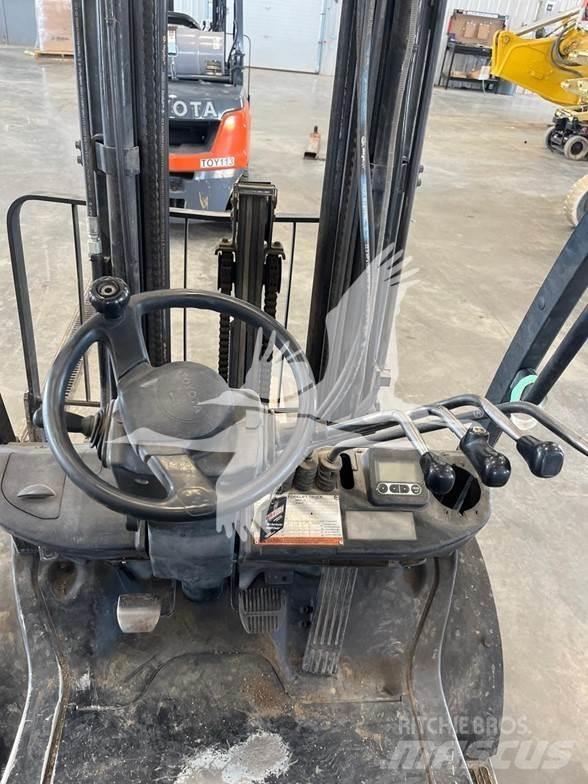 Toyota 8FGU25 Diesel Forklifts