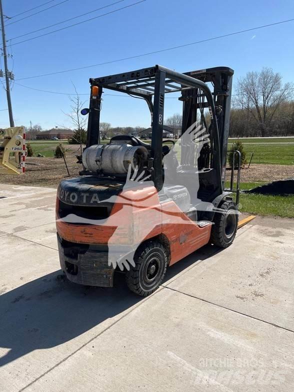 Toyota 8FGU25 Diesel Forklifts