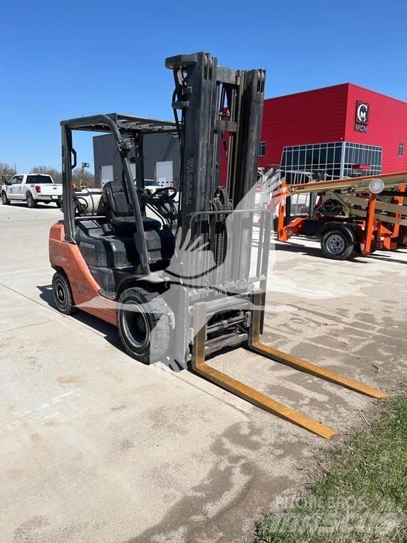 Toyota 8FGU25 Diesel Forklifts
