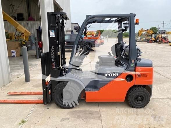 Toyota 8FGU25 Diesel Forklifts