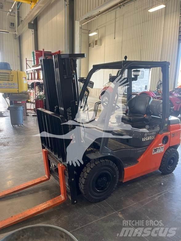 Toyota 8FGU25 Diesel Forklifts