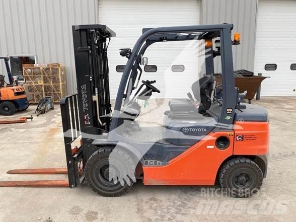 Toyota 8FGU25 Diesel Forklifts