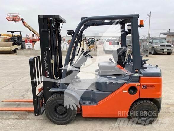 Toyota 8FGU25 Diesel Forklifts