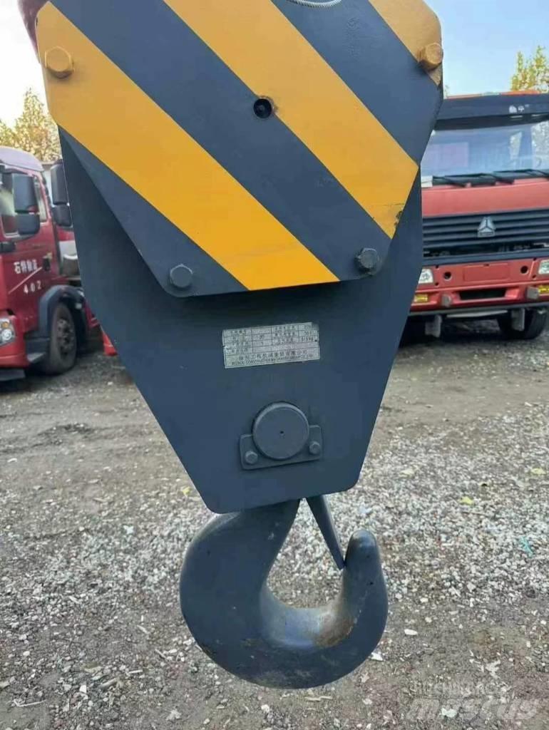 XCMG QY 50 K A Mobile and all terrain cranes