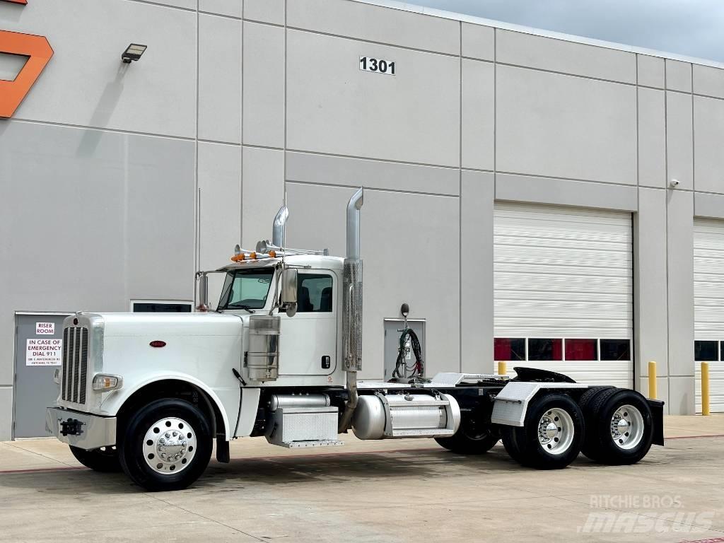 Peterbilt 389 Conventional Trucks / Tractor Trucks