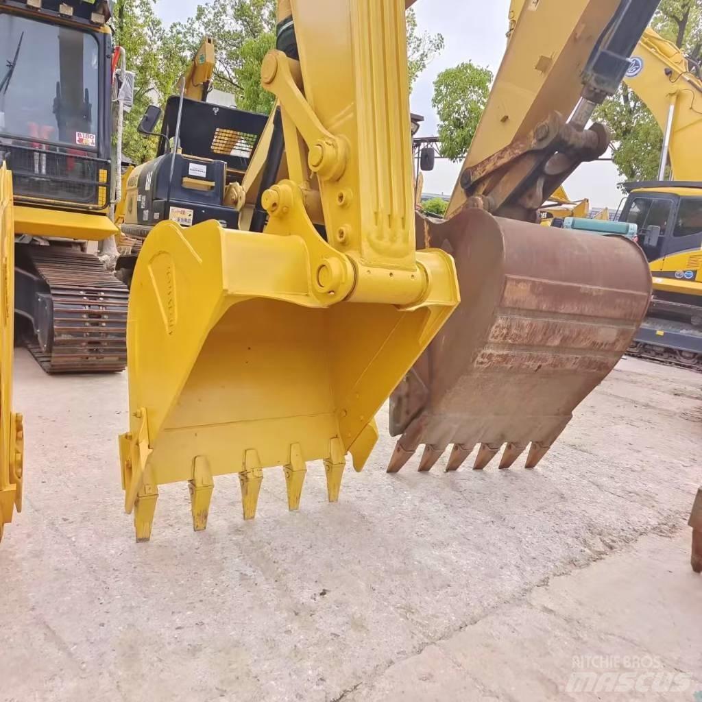Komatsu PC 220 Crawler Excavators