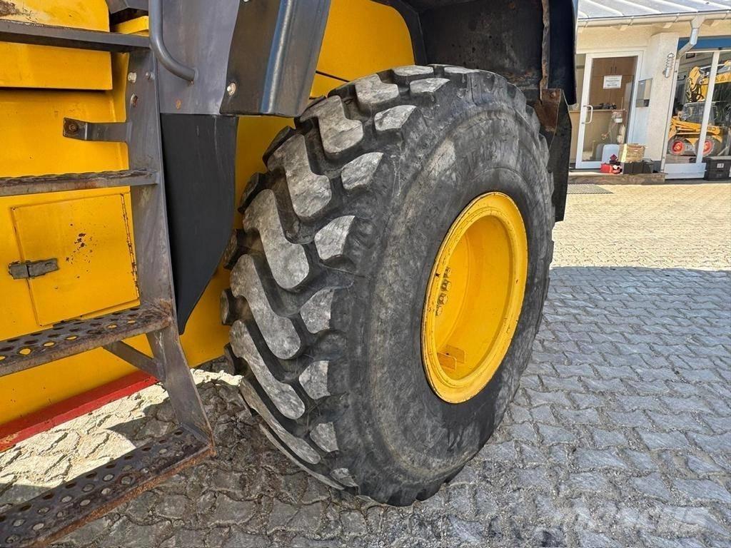 Komatsu WA 320-3H Wheel Loaders