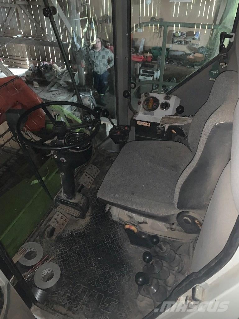 CLAAS Dominator 68 S Combine Harvesters