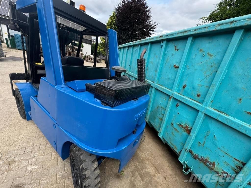 Mora M 80 C Diesel Forklifts