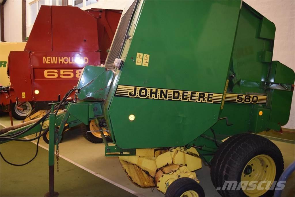 John Deere 580 Round Balers