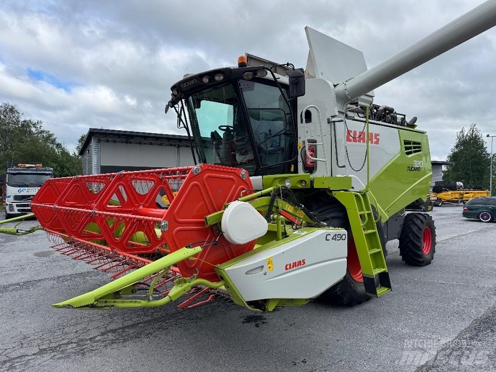 CLAAS Tucano 320 Combine Harvesters