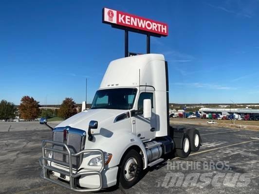 Kenworth T 680 Conventional Trucks / Tractor Trucks