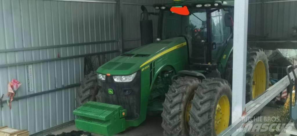 John Deere 8R·3204 Tractors