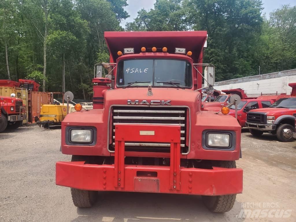 Mack RD690SX Dump Trucks