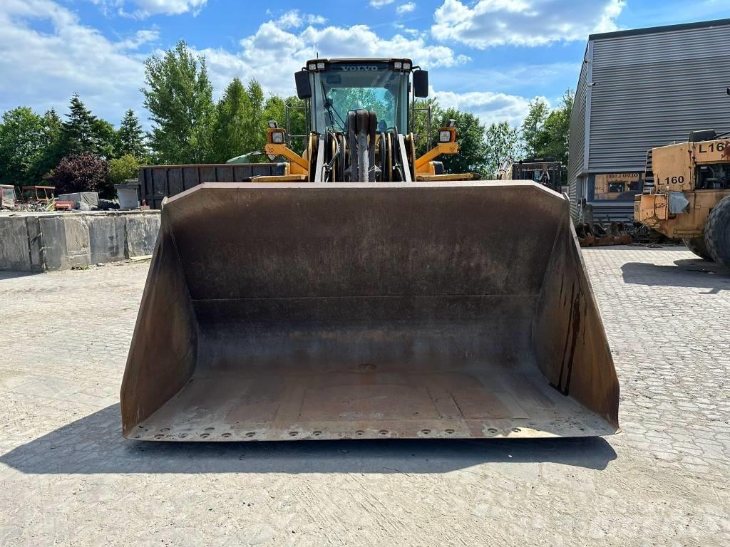 Volvo L180F Wheel Loaders