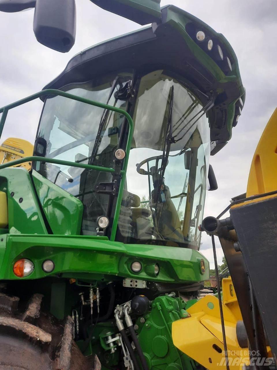John Deere 8200 i Foragers