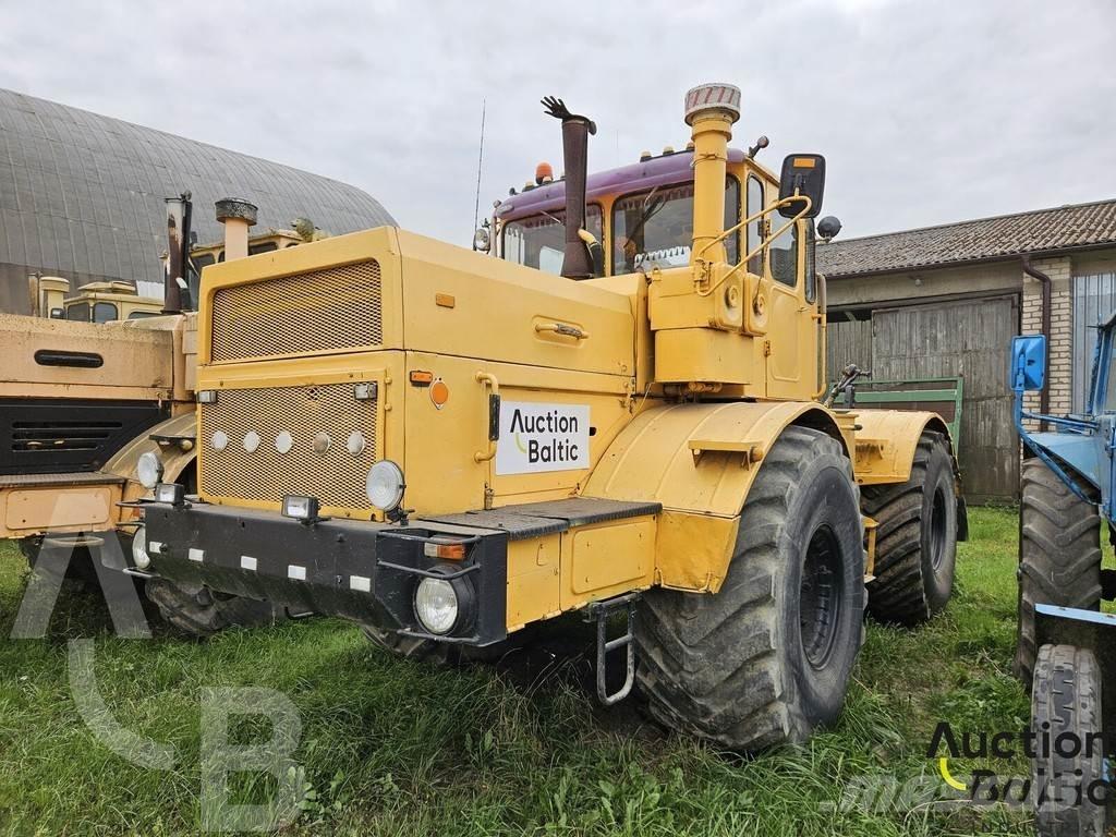  Kirovec K-701 Tractors