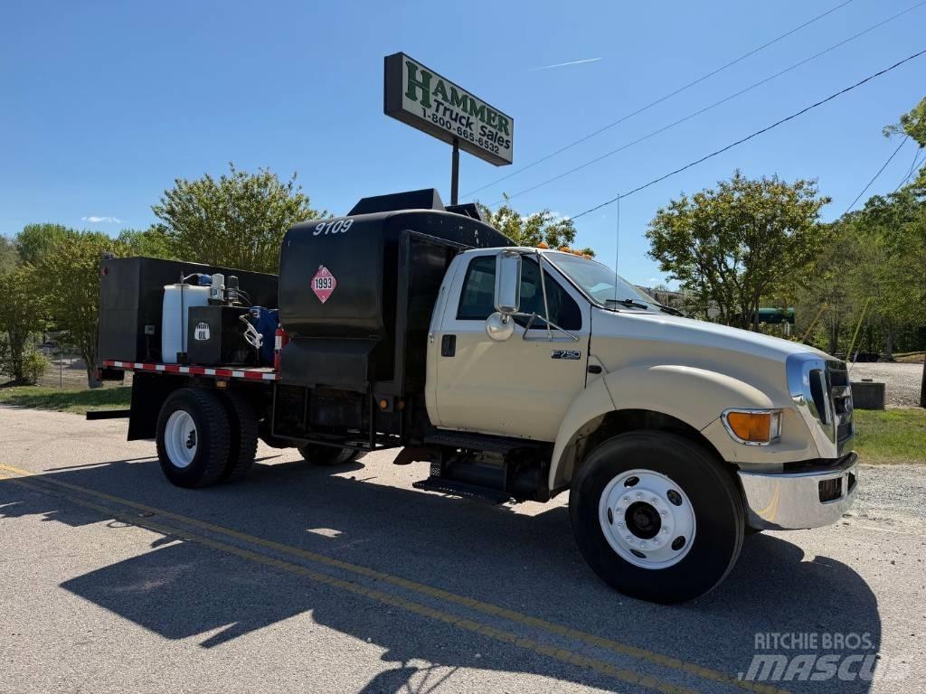 Ford F 750 XLT Work Trucks / Municipal