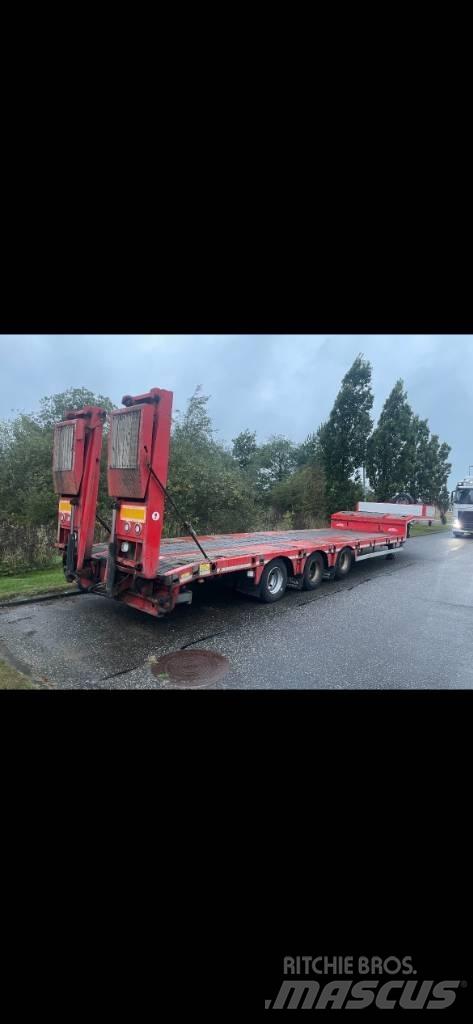AMT MTDK Lowboy trailer