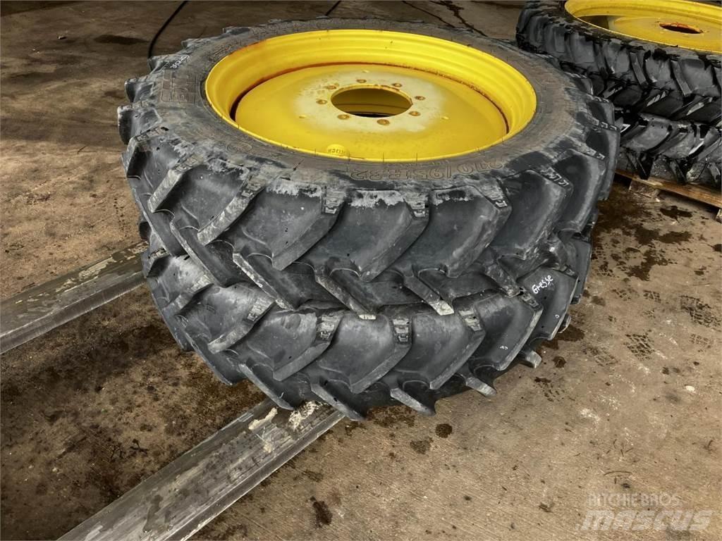 BKT 270/95R32 Tires, wheels and rims
