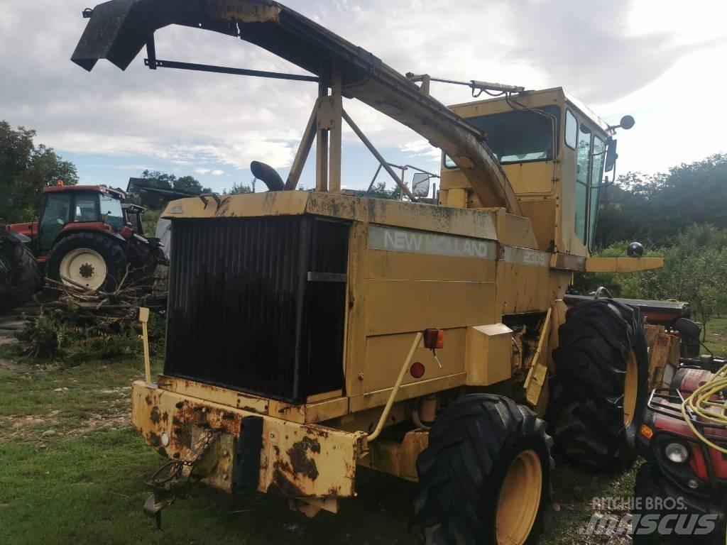 New Holland 2305 Foragers