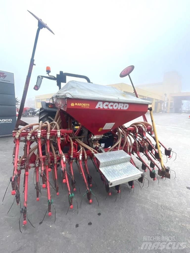 Accord DL 45 Farm Drills
