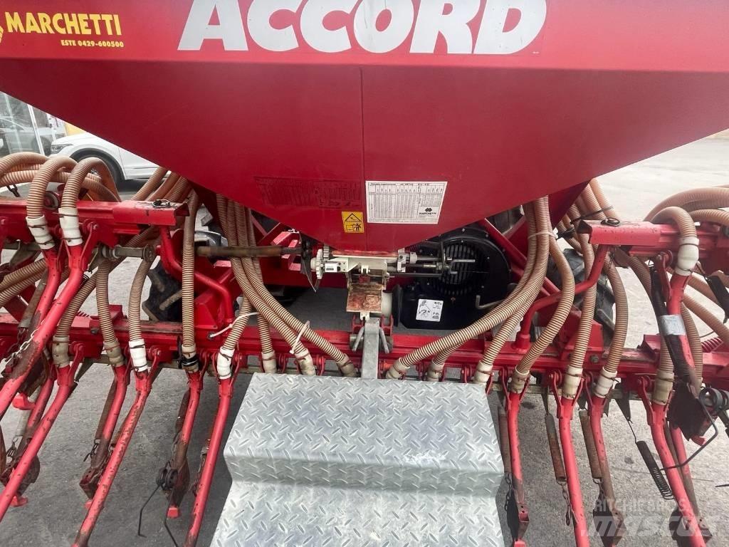 Accord DL 45 Farm Drills