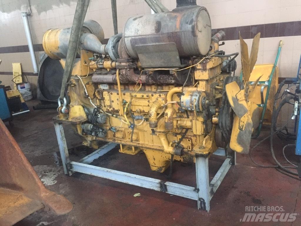 Komatsu WA600-1 Wheel Loaders
