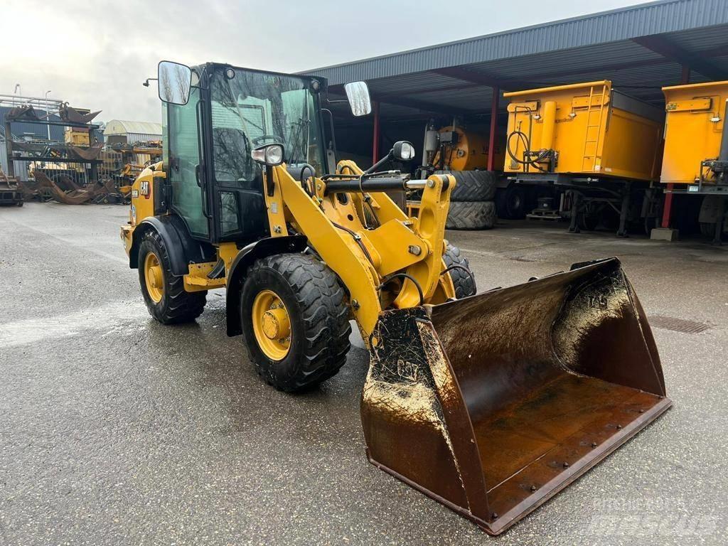CAT 906M Wheel Loaders