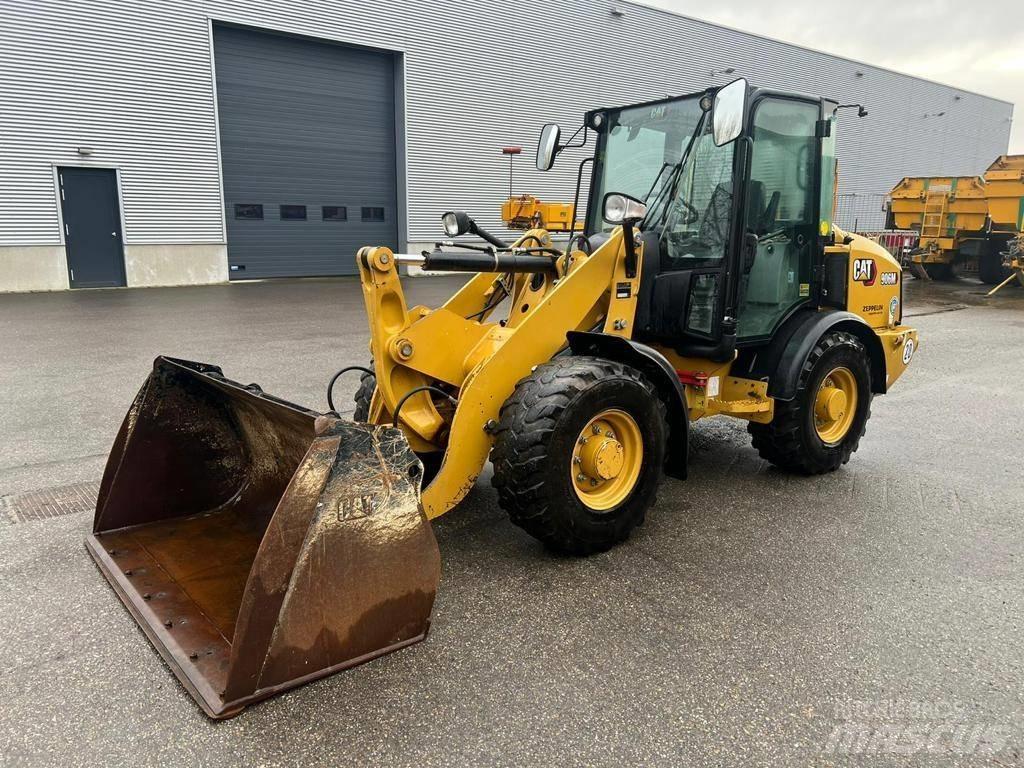 CAT 906M Wheel Loaders
