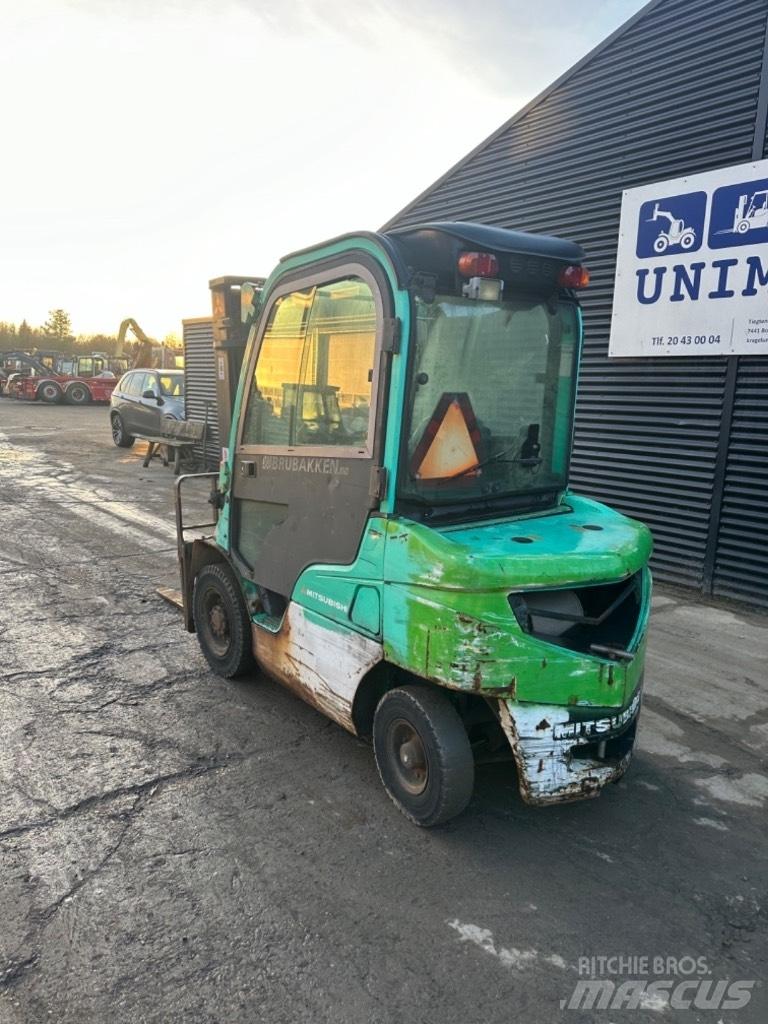 Mitsubishi FD25 Diesel Forklifts