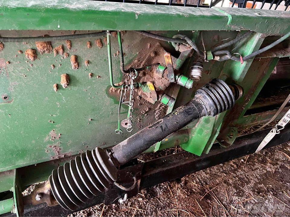 John Deere 925 Harvester Headers