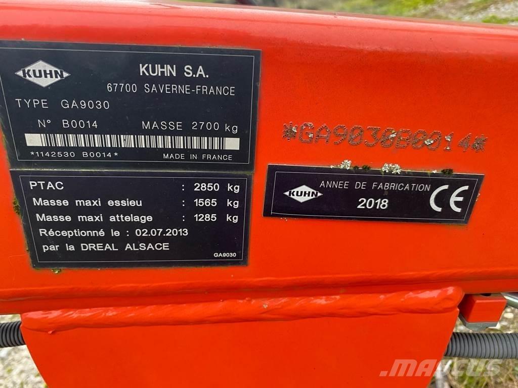 Kuhn GA 9030 Swathers \ Windrowers