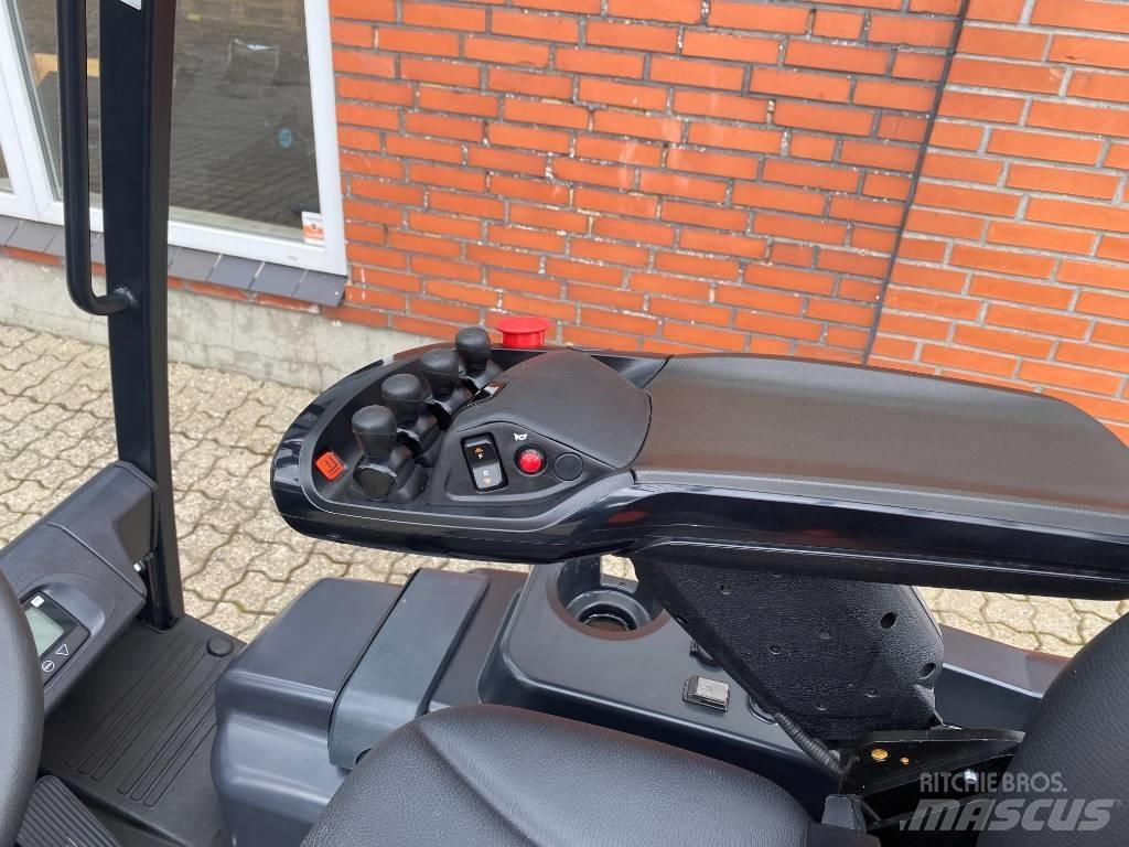 Bobcat B15T-7 Plus Electric Forklifts