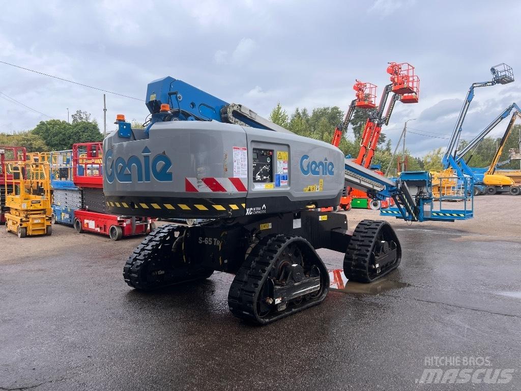 Genie S 65XC TRAX Articulated boom lifts