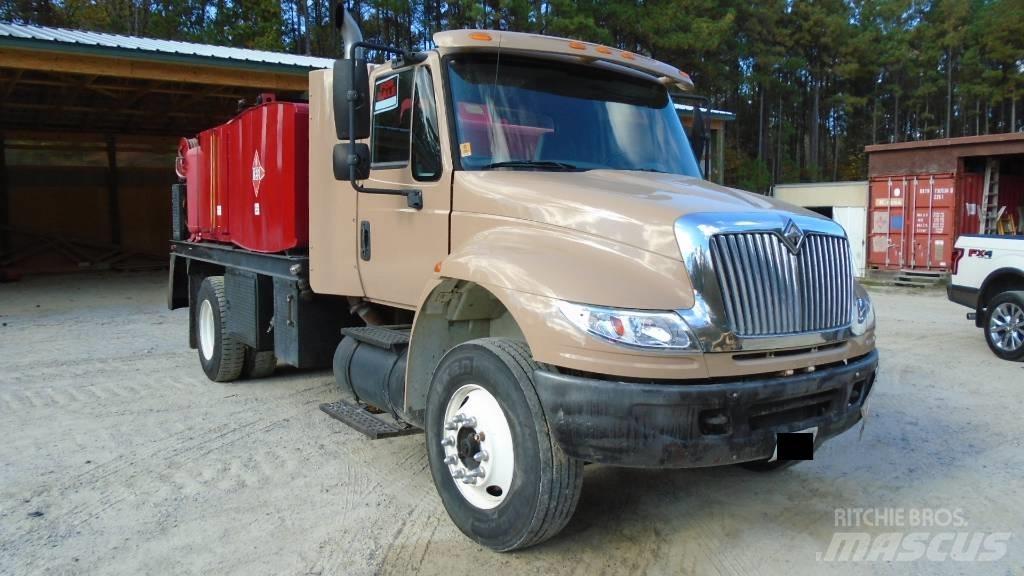 International 8500 Tank Trucks