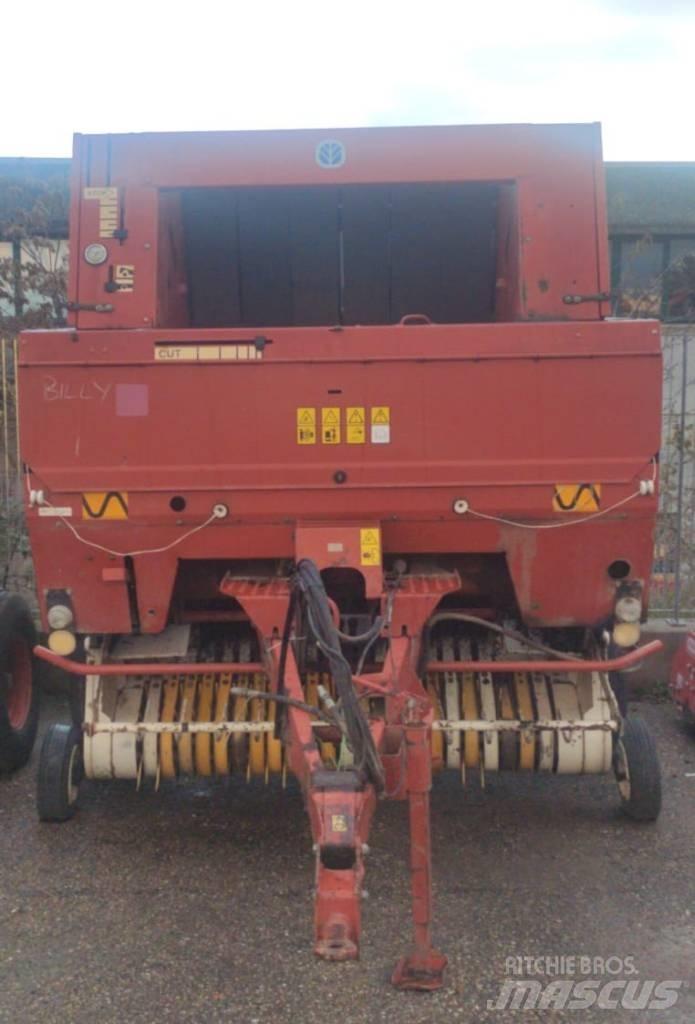 New Holland 5950 Round Balers