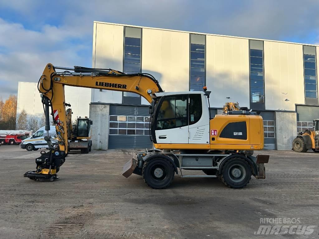 Liebherr A 918 Wheeled Excavators