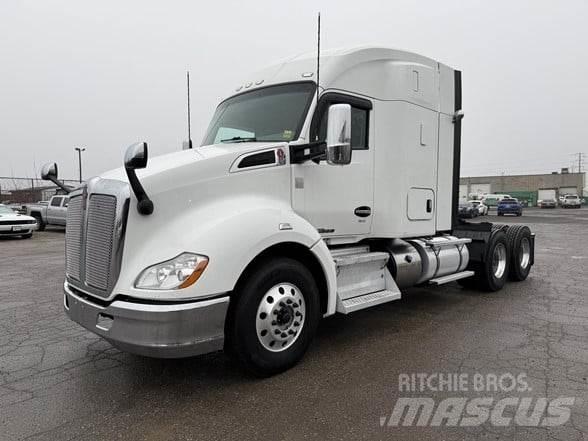 Kenworth T680 Conventional Trucks / Tractor Trucks