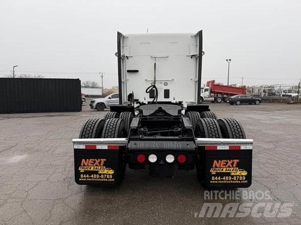 Kenworth T680 Conventional Trucks / Tractor Trucks