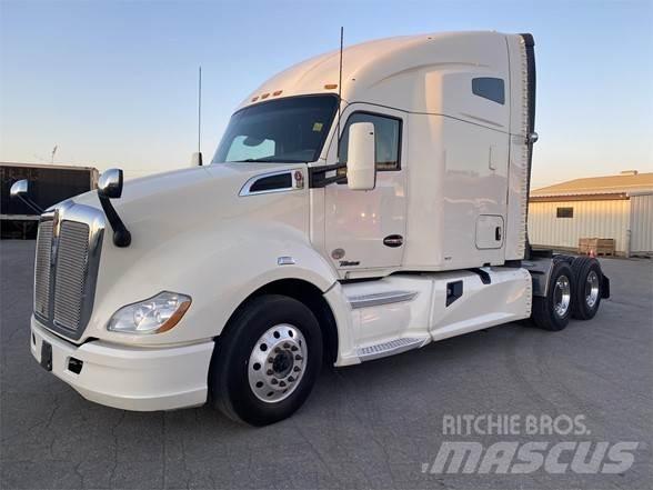 Kenworth T680 Conventional Trucks / Tractor Trucks