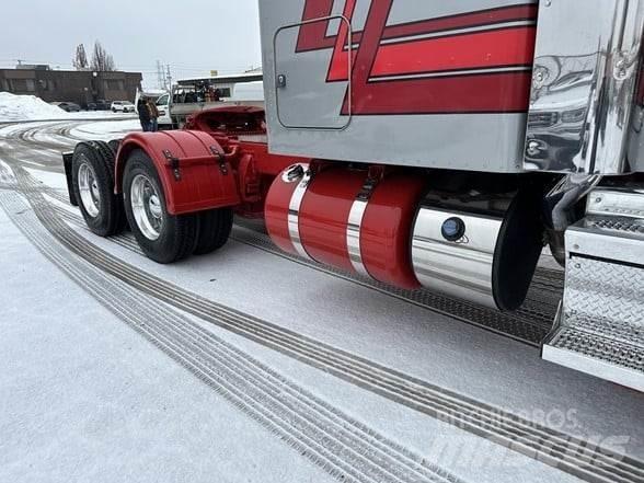Peterbilt 389 Conventional Trucks / Tractor Trucks