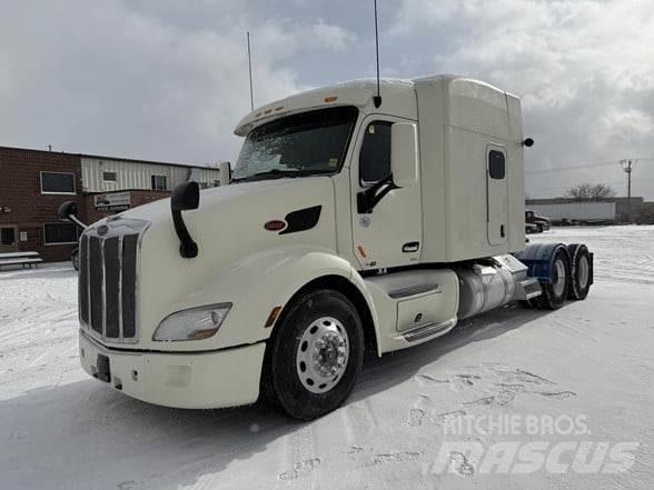 Peterbilt 579 Conventional Trucks / Tractor Trucks