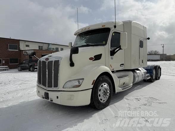 Peterbilt 579 Conventional Trucks / Tractor Trucks