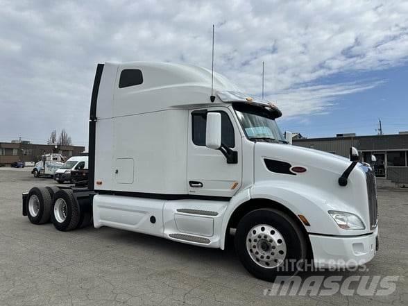 Peterbilt 579 Conventional Trucks / Tractor Trucks