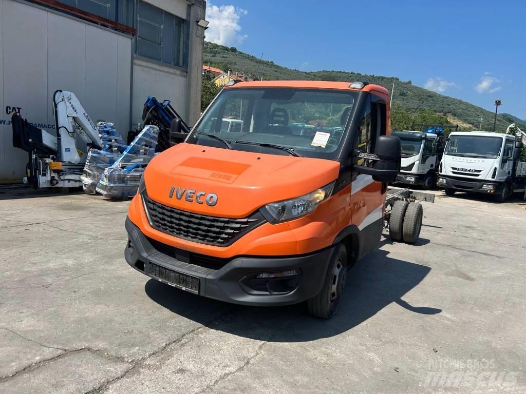 Iveco Daily 35-140 Box trucks