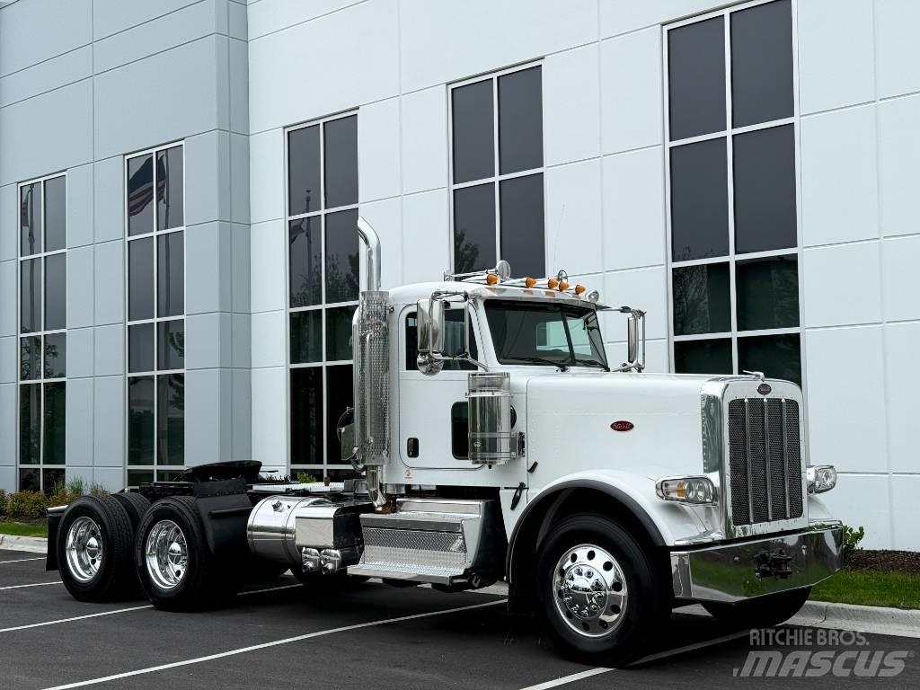 Peterbilt 389 Conventional Trucks / Tractor Trucks