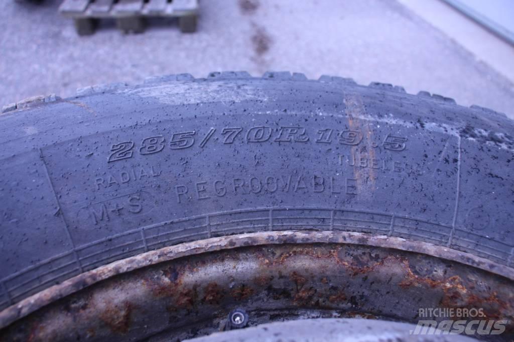 Lastbil Däck Tires, wheels and rims